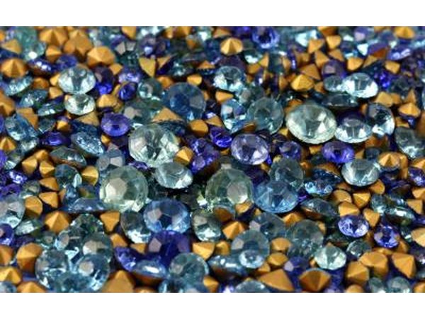 Assorted rhinestones