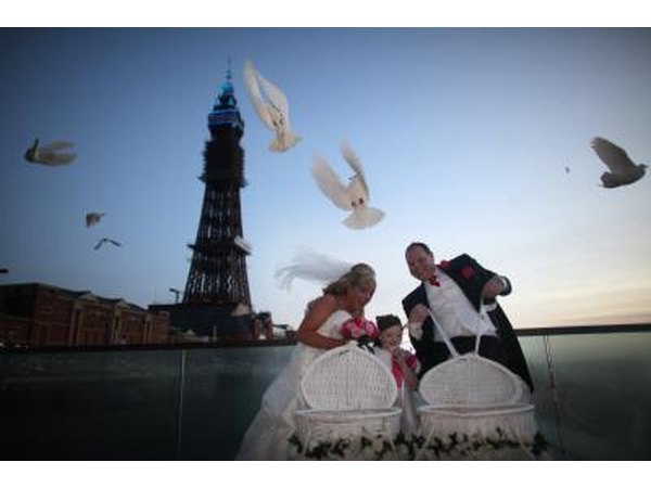 Newlyweds release doves at Blackpool, England