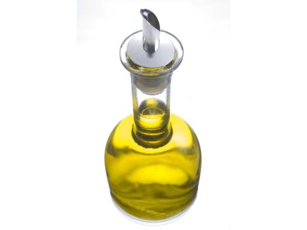 Olive oil has numerous health benefits, and is a good source of quercetin.