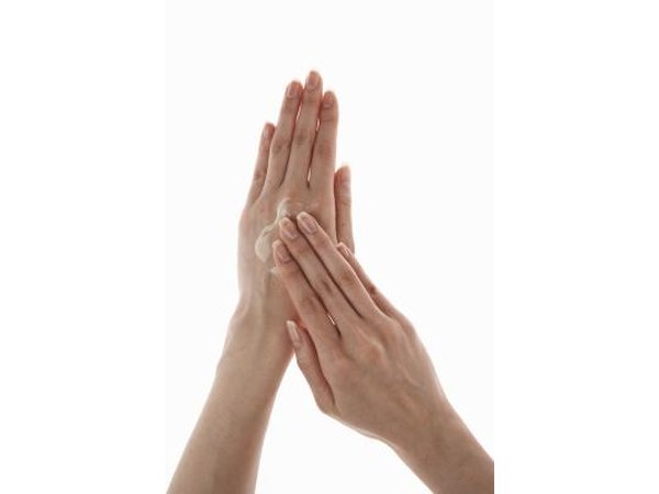 Apply hydrocortisone cream to the rash