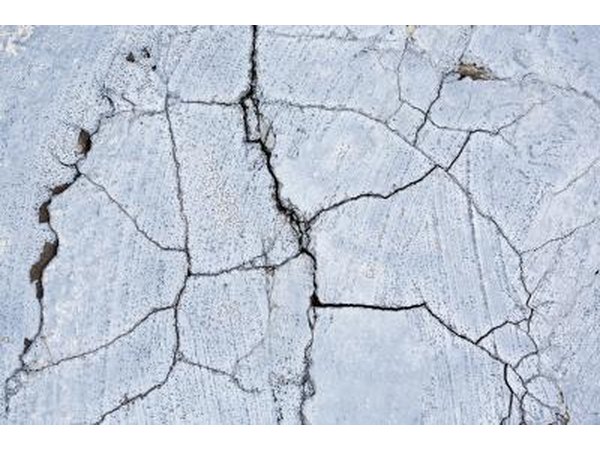 Faux crackle finishes look like old, weathered paint.