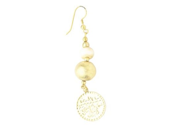 This style is perfect for dangling off the headpiece.