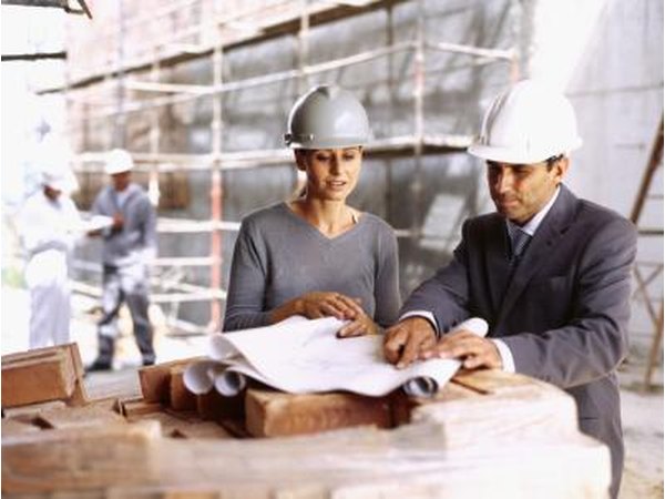 Construction manager meeting with architect