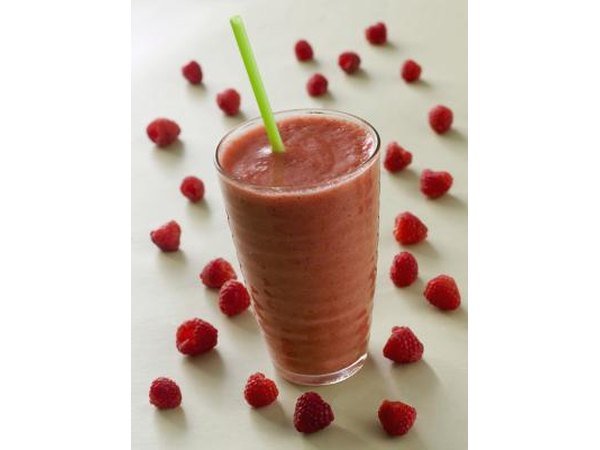 A refreshing berry smoothie offsets a hot meal.