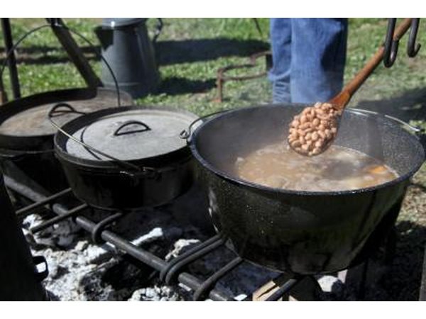 Cast iron pot