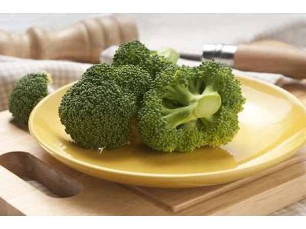 eat raw vegetables like broccoli to boost the immune system