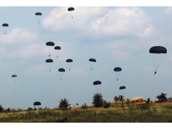 Paratroopers from the 82nd Airborne practice at Fort Bragg