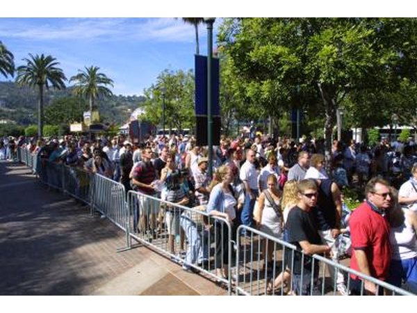 Visitors lining up to front gate to Universal Studios Hollywood