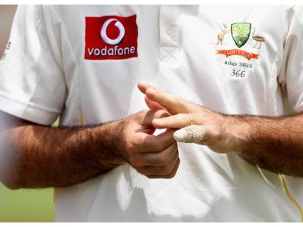 Cricket player's broken finger