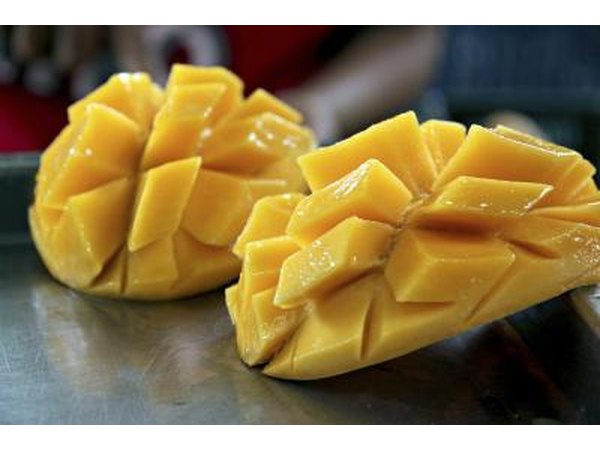 Ripe mango slices