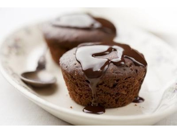 Sponge cake with chocolate sauce.