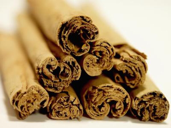 What Ceylon, "true cinnamon", looks like.