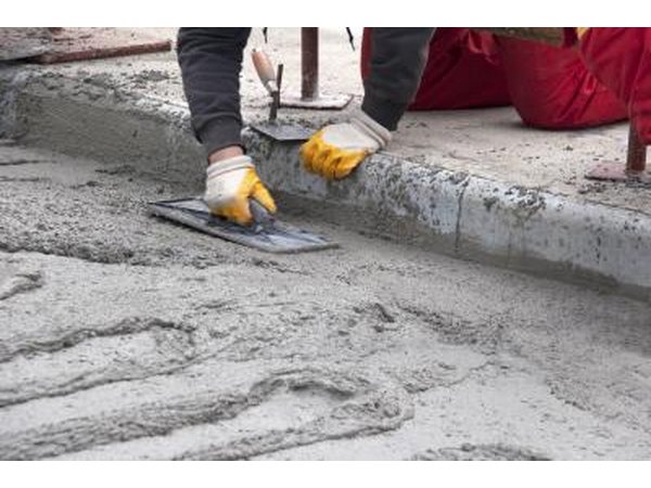 Construction worker with concrete.