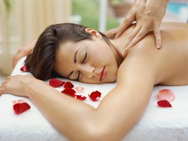 Pamper her with a gift certificate to a spa.
