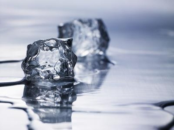 Apply a plastic bag of ice to your thigh for 20 minutes.