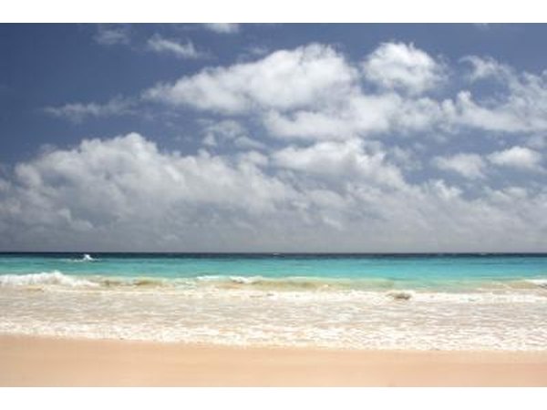 Ocean and pink sand in Bermuda