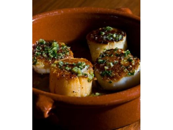 Seared scallops with chives