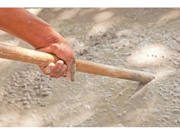 Mixing plaster