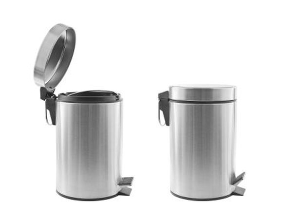 Keep trashcans closed.