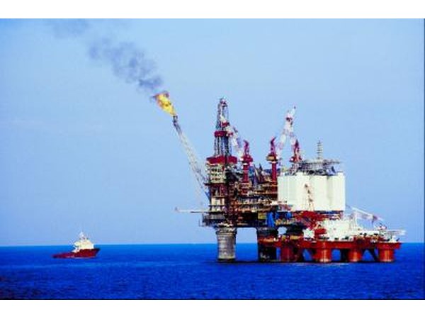 A floorman is instrumental in all aspects of setting up, maintaining and disassembling oil rigs and service equipment.
