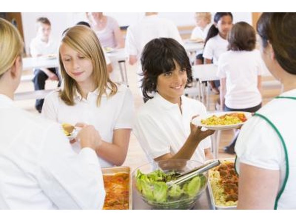 The average cafeteria worker earns $7.62 per hour.