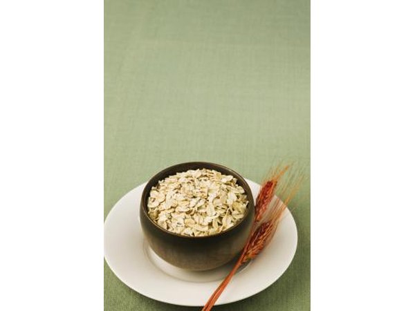 1 1/2 cups of cooked oatmeal provide 6 g of fiber.