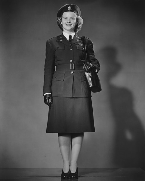 Woman S Uniform 18