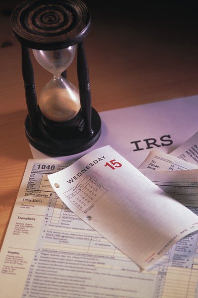 What are the advantages of an IRA vs an annuity?