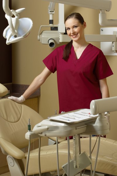 The Difference Between A Diploma And An Associate S Degree In Dental Assisting Education