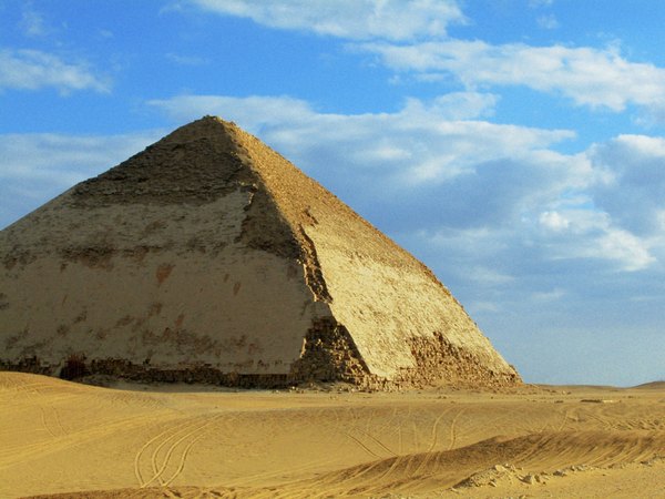 Egyptian pyramids essay