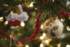 How to Design Your Own Christmas Cards for Email | eHow