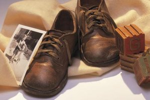 How to Sell Bronze Baby Shoes | eHow