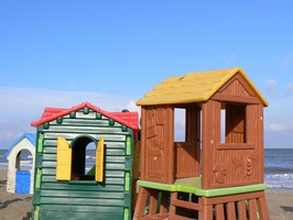 How to Convert a Metal Shed Into a Playhouse (5 Steps) | eHow