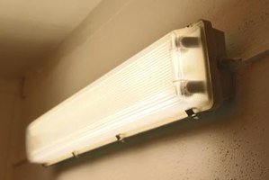 How to Remove Fluorescent Light Covers | eHow How to Remove Fluorescent Light Covers | eHow