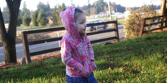 Child Outside Playing image by Leticia Wilson from Fotolia.com Have fun and stay warm playing outdoor games.