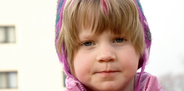 Mädchen image by Richard Schramm from Fotolia.com A strong-willed toddler needs boundaries while having some choices.