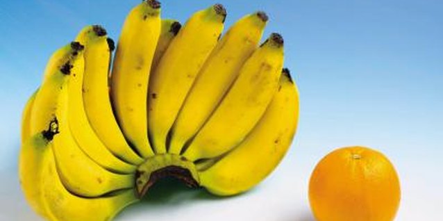 Jupiterimages/Photos.com/Getty Images Bananas are lacking a bit in vitamin C.