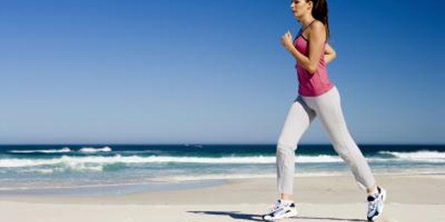 Jupiterimages/Pixland/Getty Images Running without food is OK but stay hydrated.