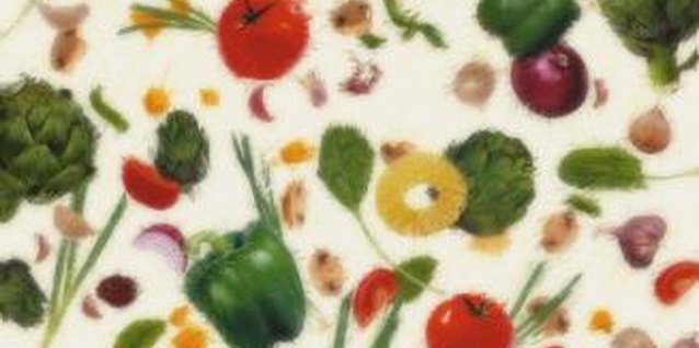 Jupiterimages/Comstock/Getty Images Use art projects and techniques to teach beginning vegetable gardeners.