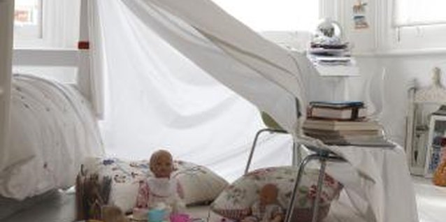 Martin Poole/Lifesize/Getty Images Cottage decor and shabby-chic style have some similarities.
