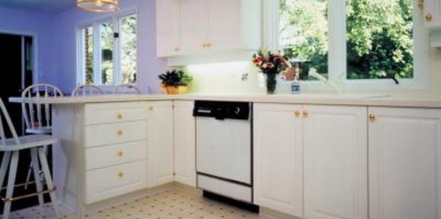 Jupiterimages/Photos.com/Getty Images Even linoleum with a bold pattern can be fixed with a patch.