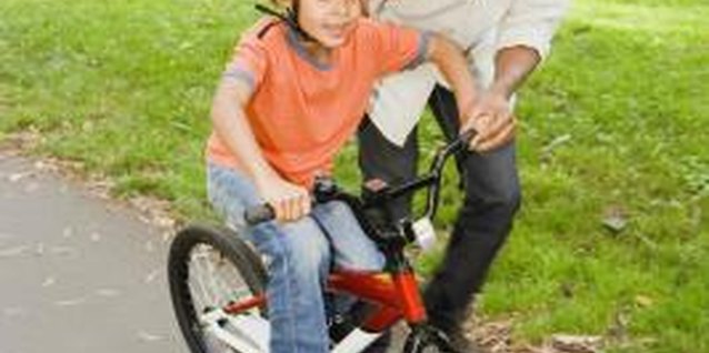 Jupiterimages/Creatas/Getty Images Authoritative parents are emotionally responsive and nurturing.