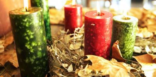 Jupiterimages/Photos.com/Getty Images Free up your inner artist and let your creativity spark some ideas when you make fall candle rings.