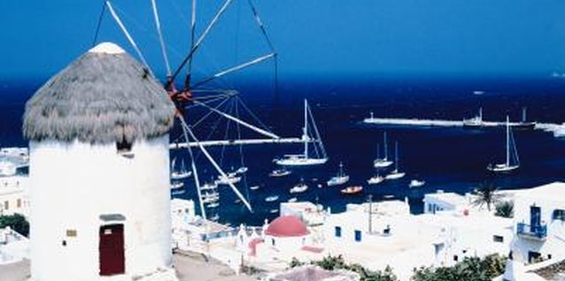 Jupiterimages/Photos.com/Getty Images Sky, sea and stucco supply decor inspiration from Mykonos.