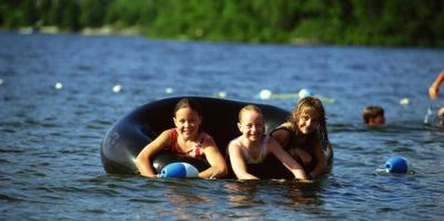 Comstock Images/Comstock/Getty Images Kids will enjoy boating, fishing, swimming and rafting at Lake Stevens.