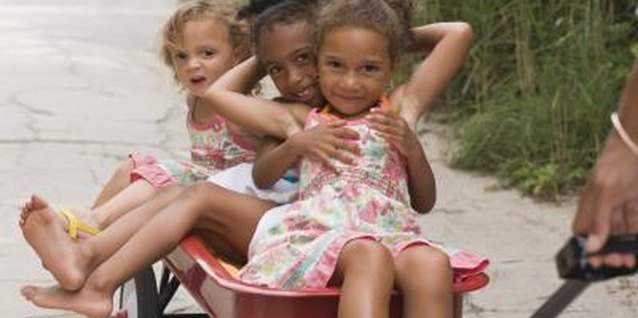 Jupiterimages/Comstock/Getty Images You can reforge the bond you once had with your cousins.