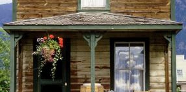 Jupiterimages/Photos.com/Getty Images Bring the warmth of a cozy cabin to your space, no matter where you live.