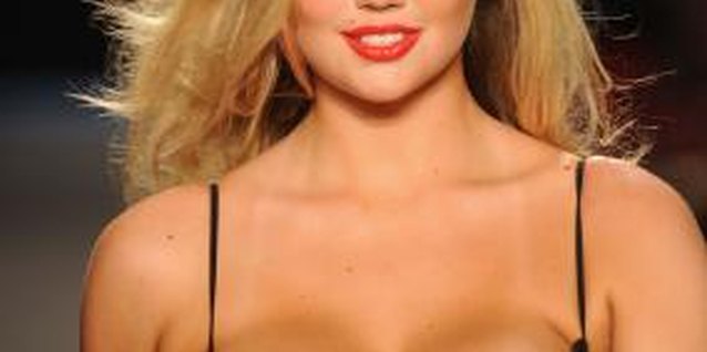 Frazer Harrison/Getty Images Entertainment/Getty Images Model Kate Upton wears a bikini top made with underwire to support her bosom.
