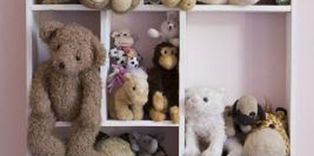 Jupiterimages/Goodshoot/Getty Images Every room benefits from an unusual element.