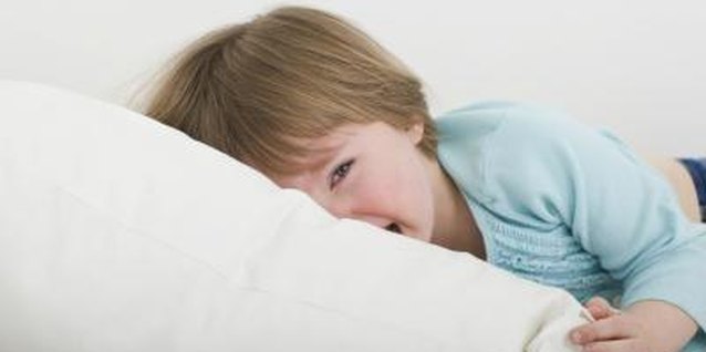 Jupiterimages/Comstock/Getty Images Your toddler is more likely to regain her equilibrium when you appear unruffled.
